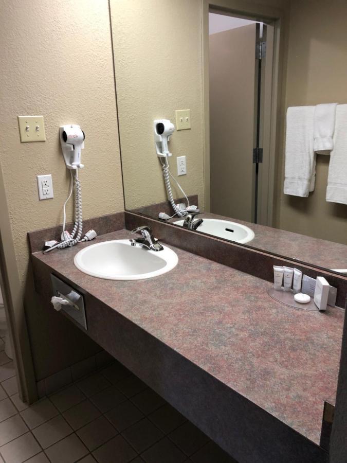 Canad Inns Destination Centre Windsor Park Winnipeg Exteriör bild