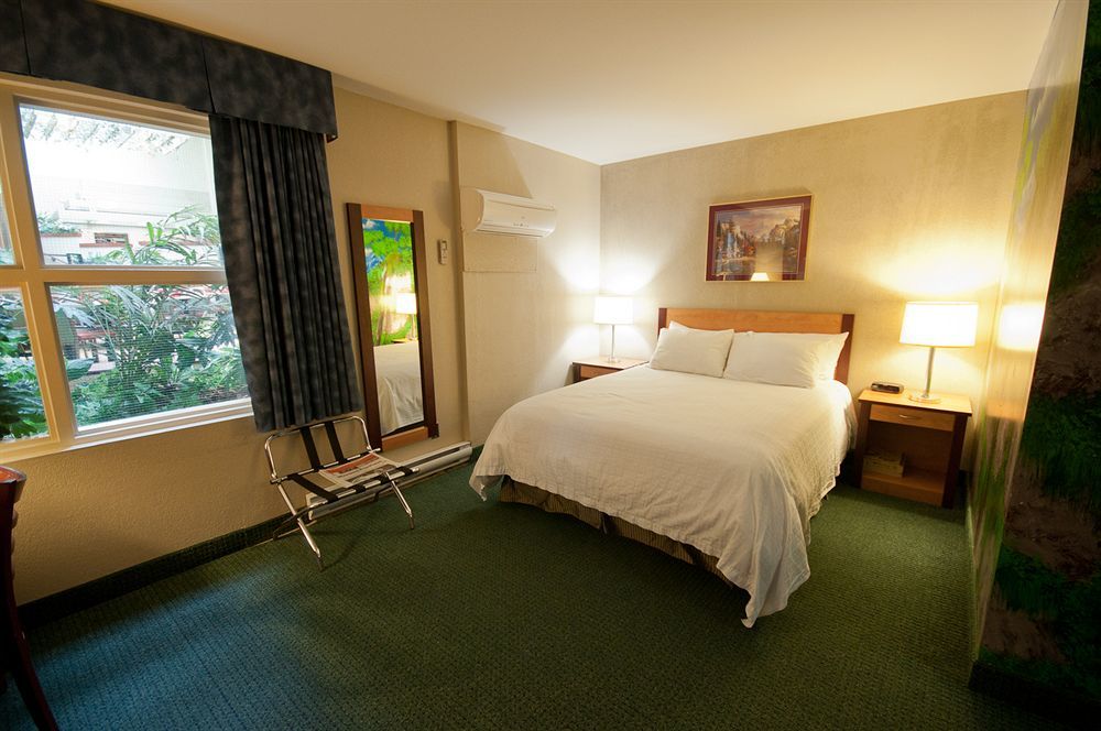 Canad Inns Destination Centre Windsor Park Winnipeg Exteriör bild