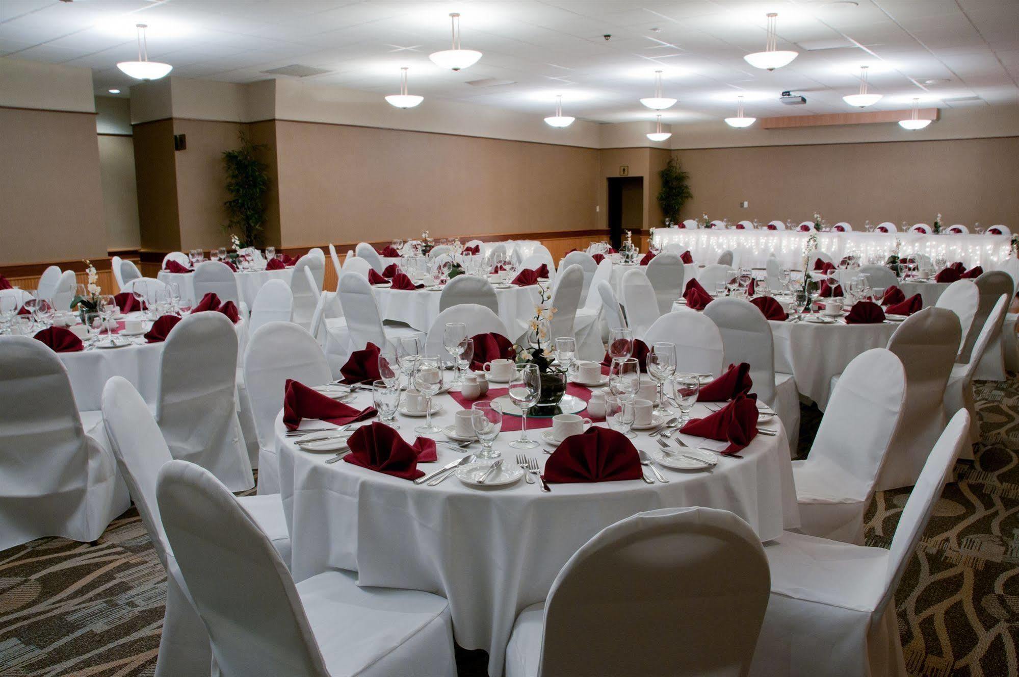 Canad Inns Destination Centre Windsor Park Winnipeg Exteriör bild